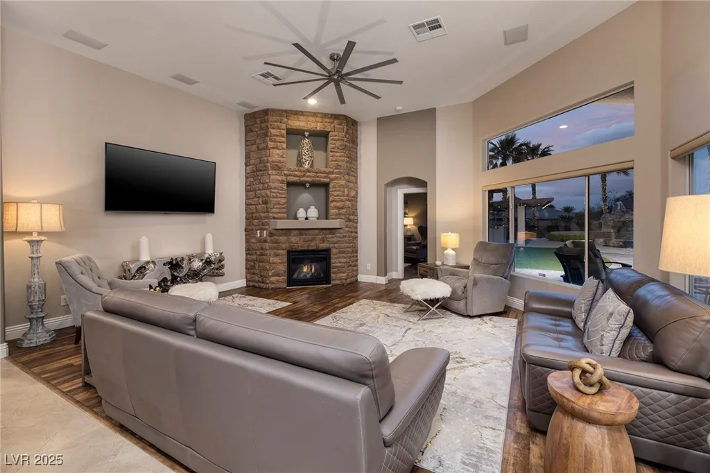 382 Chaplin Cove, Las Vegas, NV 89183