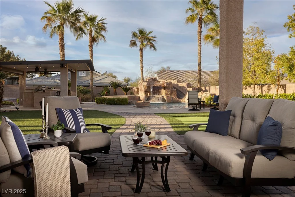 382 Chaplin Cove, Las Vegas, NV 89183