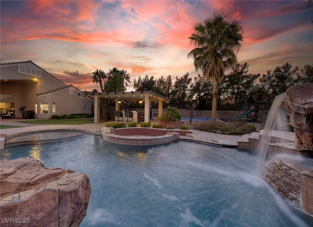 382 Chaplin Cove, Las Vegas, NV 89183