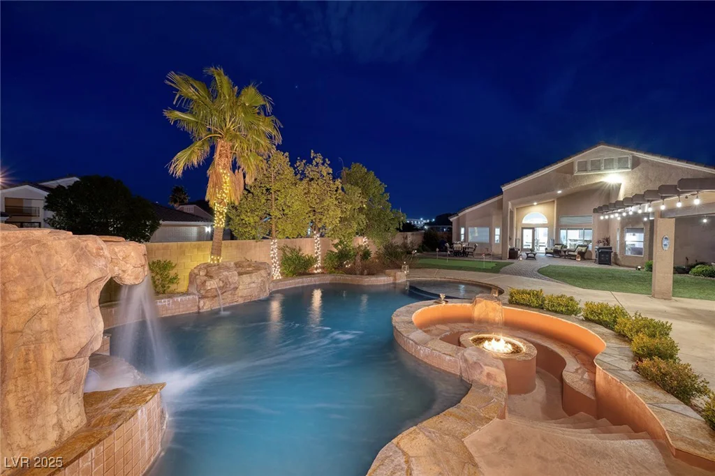 382 Chaplin Cove, Las Vegas, NV 89183