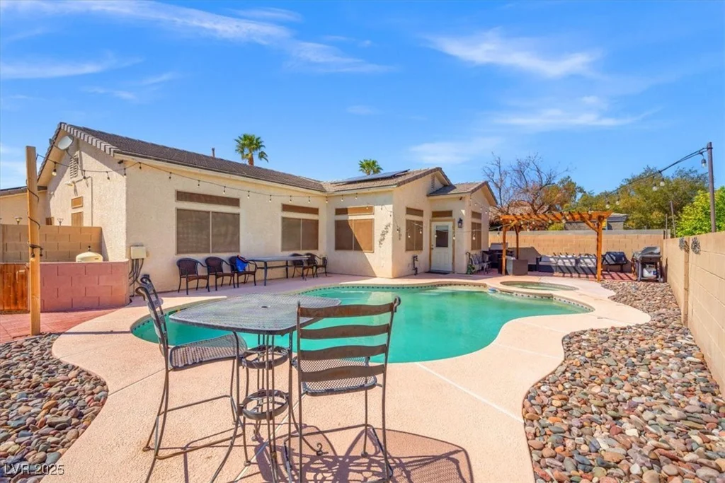 5224 Red Vine, North Las Vegas, NV 89031