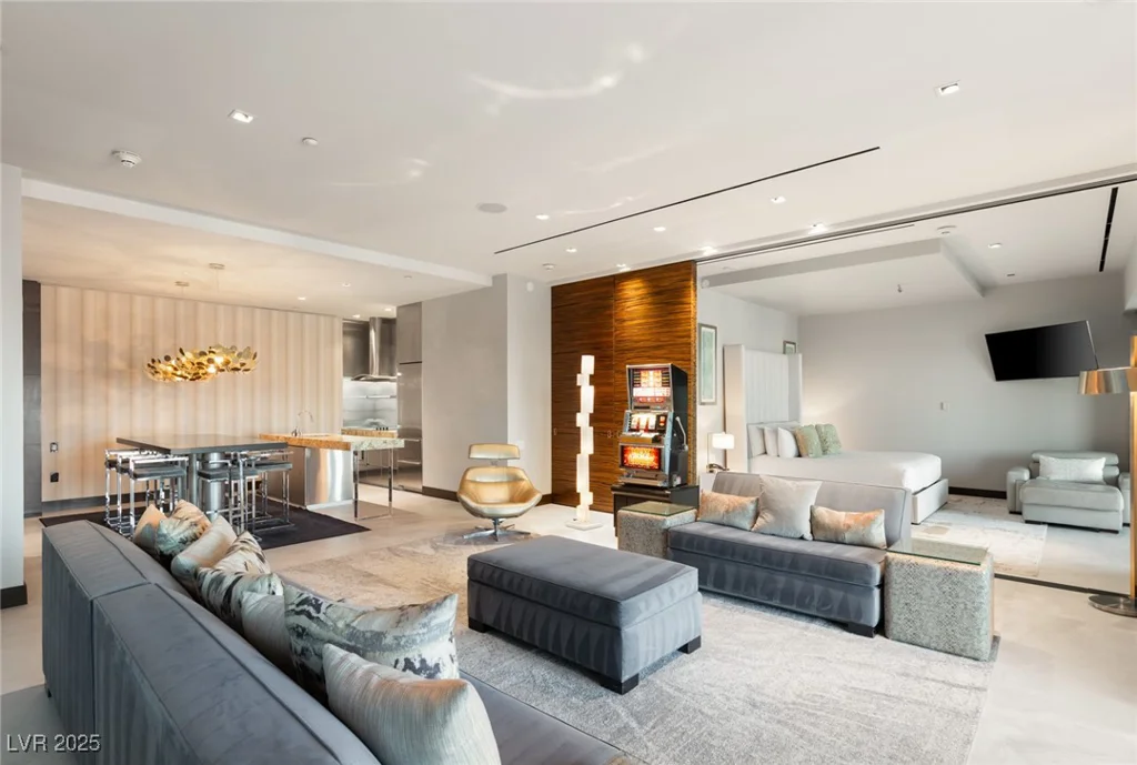 4381 FLAMINGO, Las Vegas, NV 89103