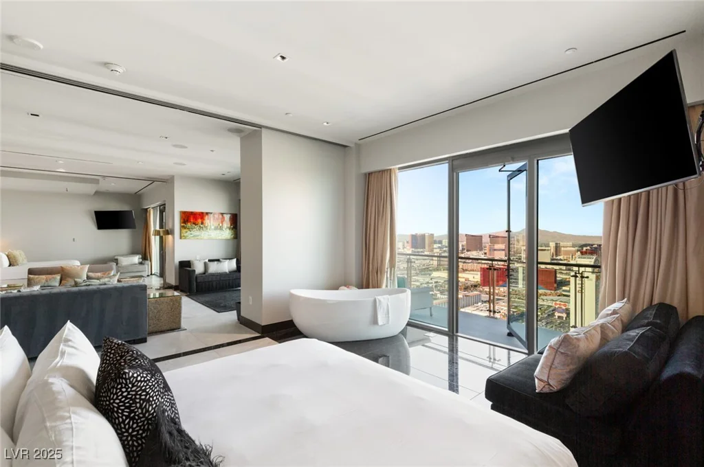 4381 FLAMINGO, Las Vegas, NV 89103