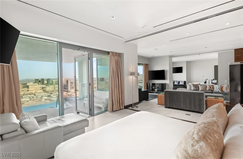 4381 FLAMINGO, Las Vegas, NV 89103