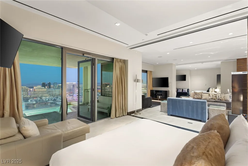 4381 FLAMINGO, Las Vegas, NV 89103