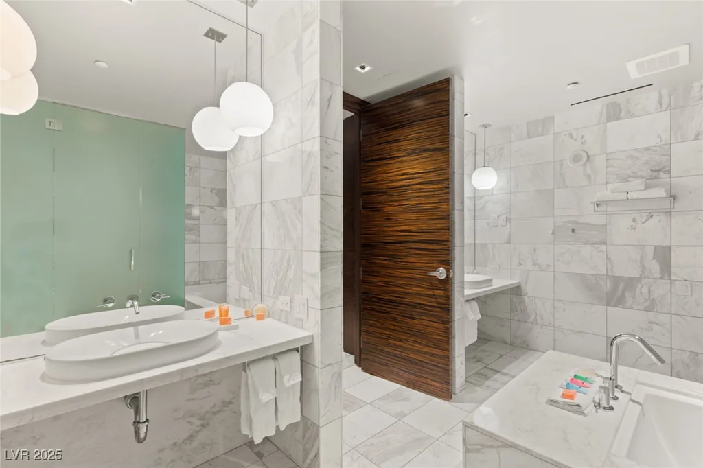 4381 FLAMINGO, Las Vegas, NV 89103