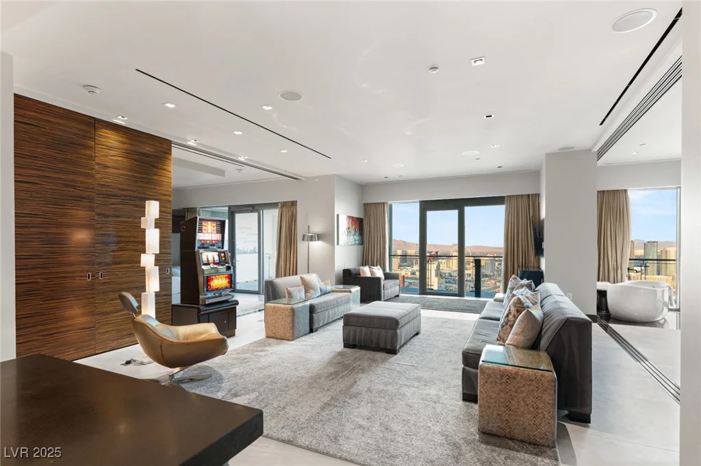 4381 FLAMINGO, Las Vegas, NV 89103