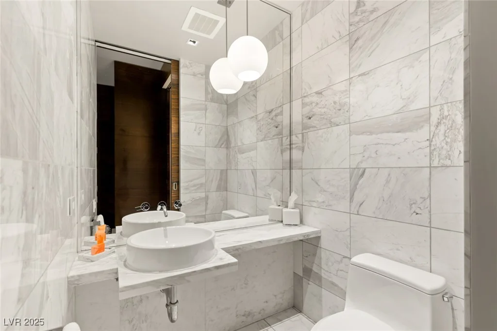 4381 FLAMINGO, Las Vegas, NV 89103