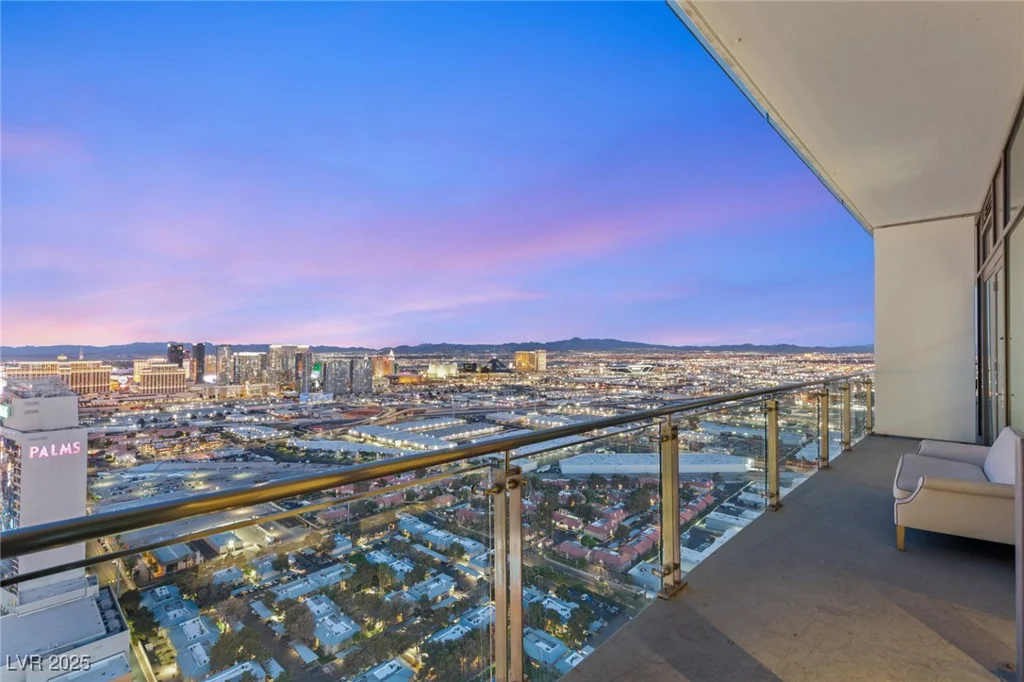 4381 FLAMINGO, Las Vegas, NV 89103