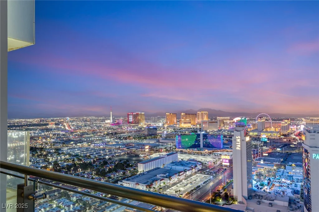 4381 FLAMINGO, Las Vegas, NV 89103
