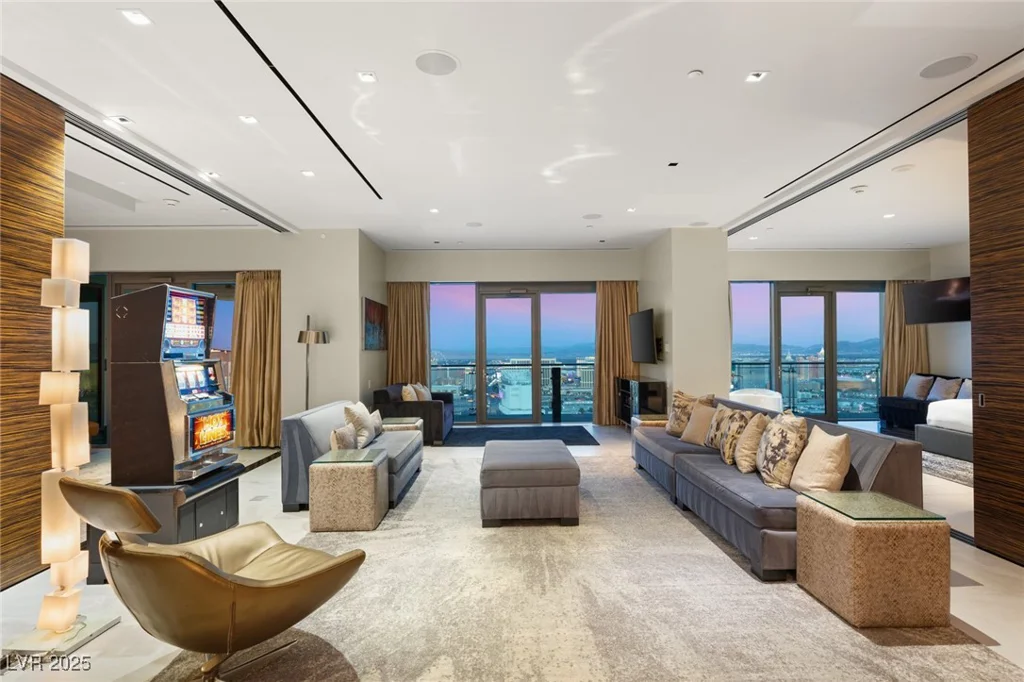 4381 FLAMINGO, Las Vegas, NV 89103