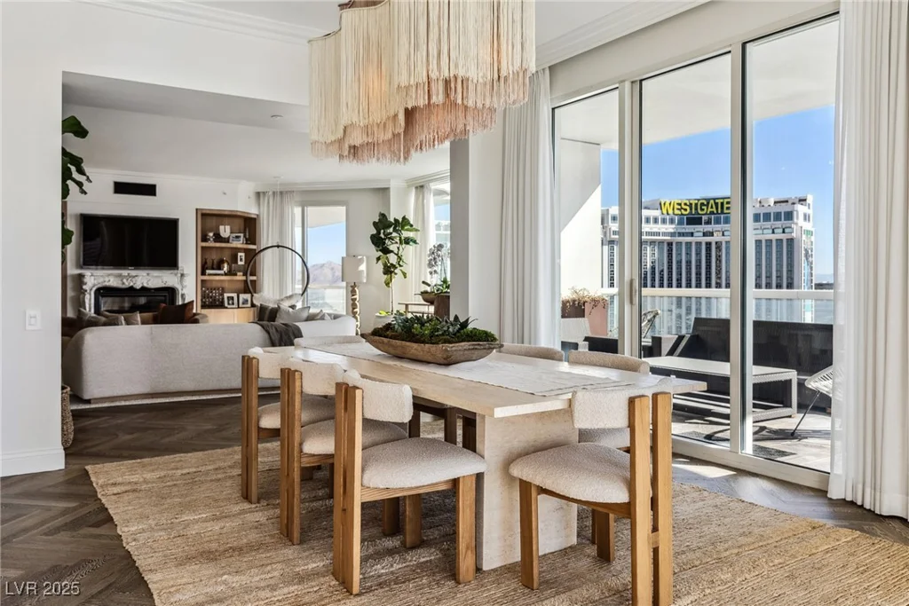 2857 Paradise, Las Vegas, NV 89109