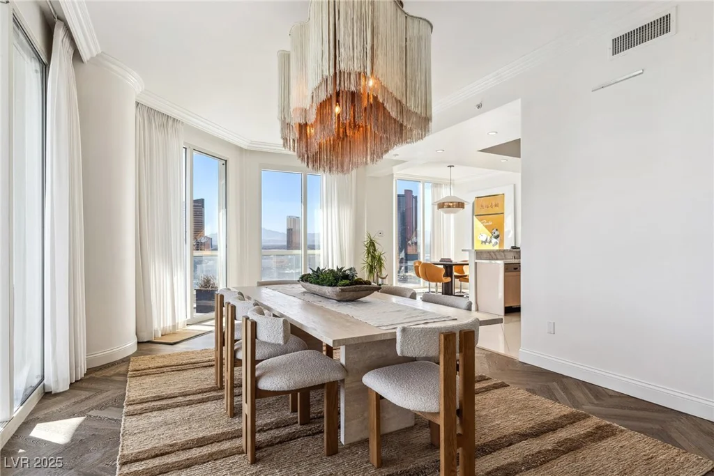 2857 Paradise, Las Vegas, NV 89109
