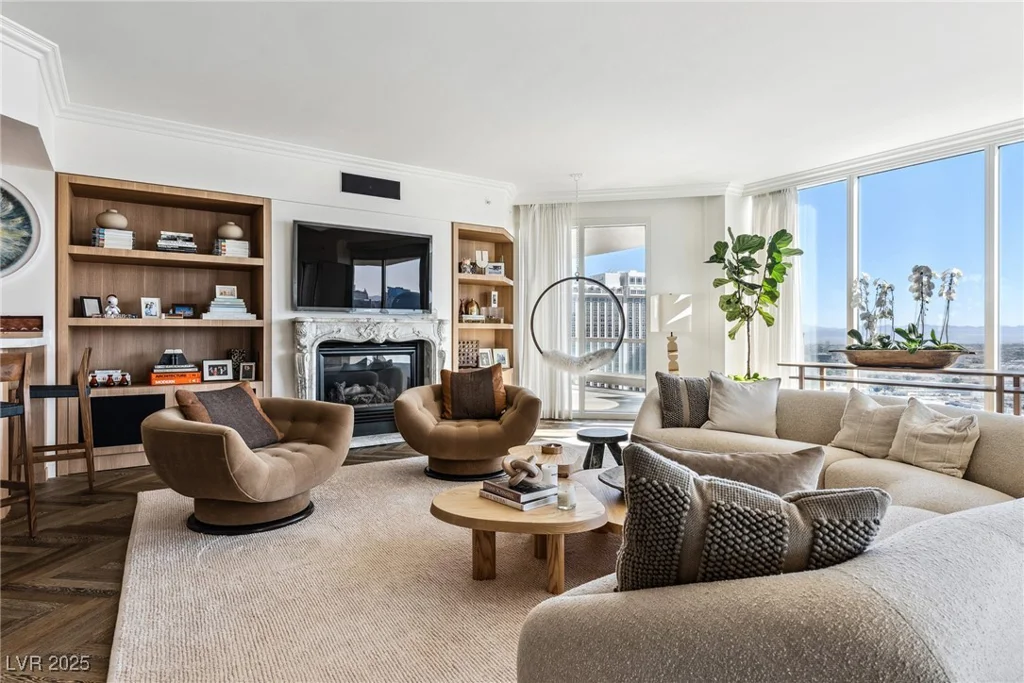 2857 Paradise, Las Vegas, NV 89109