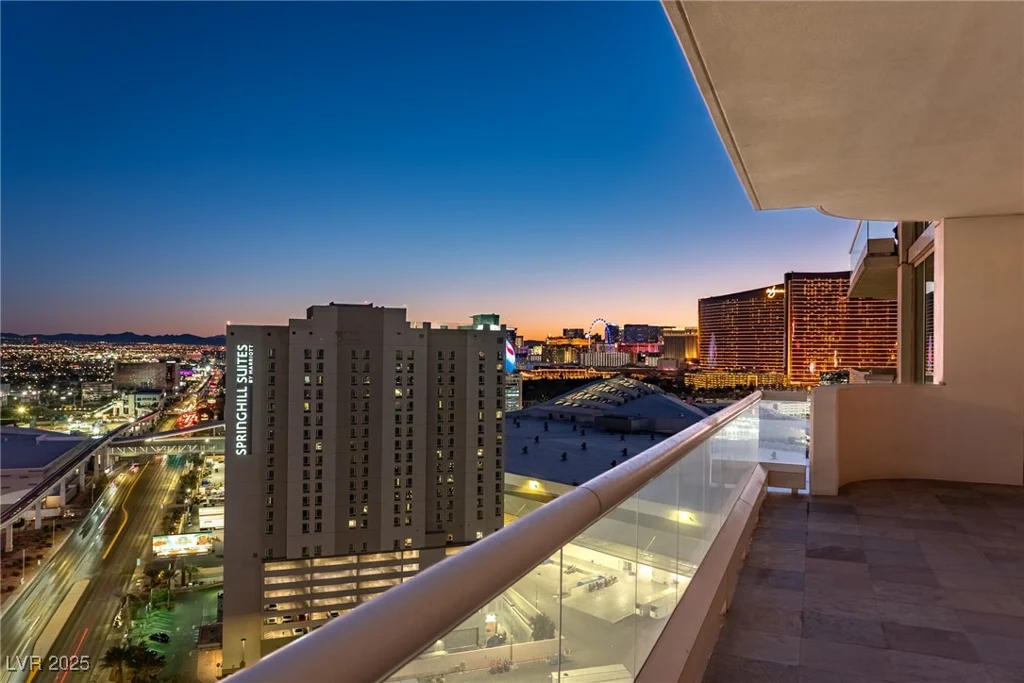 2857 Paradise, Las Vegas, NV 89109