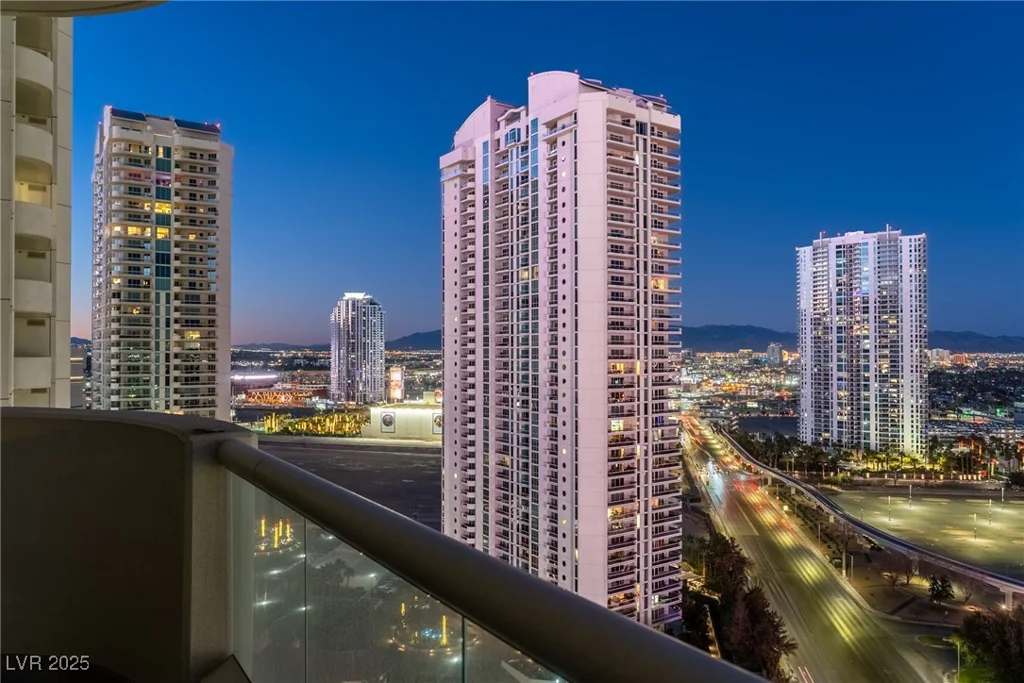 2857 Paradise, Las Vegas, NV 89109