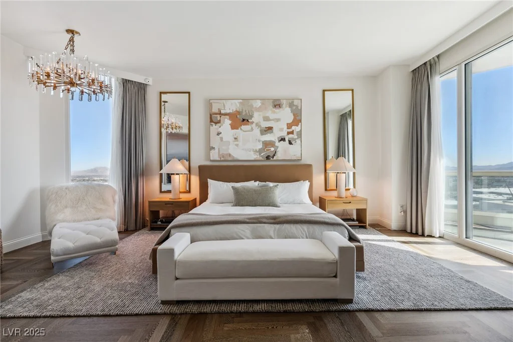 2857 Paradise, Las Vegas, NV 89109