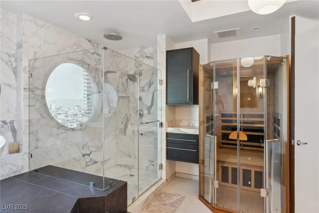 2857 Paradise, Las Vegas, NV 89109