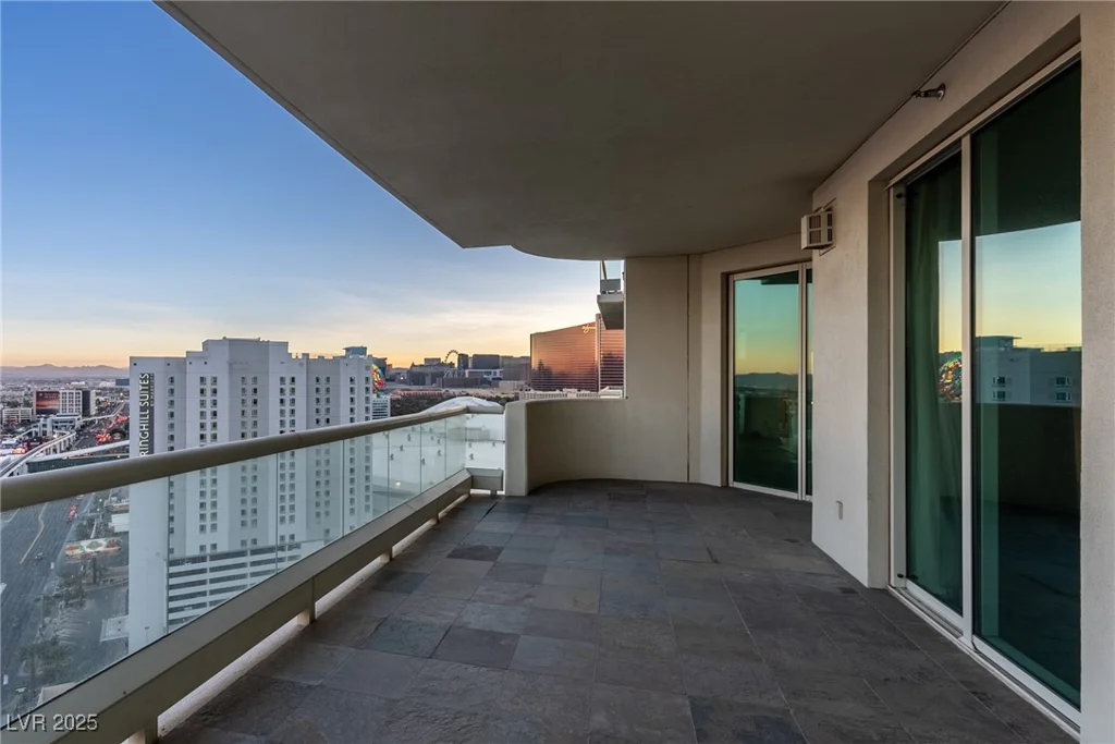 2857 Paradise, Las Vegas, NV 89109