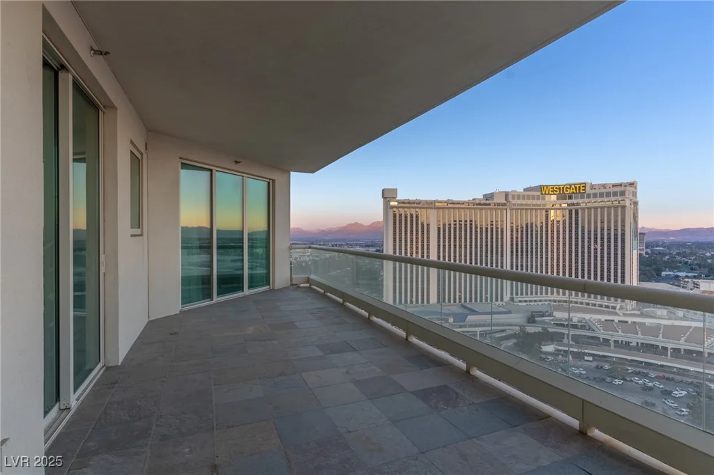 2857 Paradise, Las Vegas, NV 89109