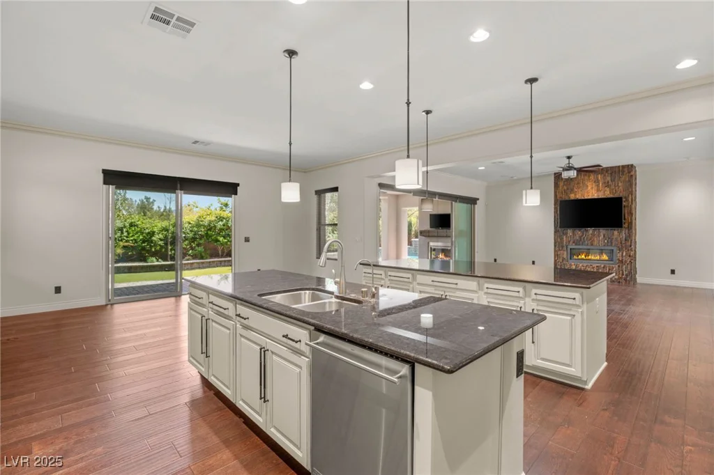 28 Tea Olive, Las Vegas, NV 89141
