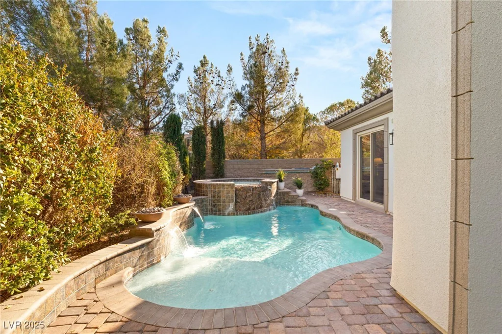 28 Tea Olive, Las Vegas, NV 89141