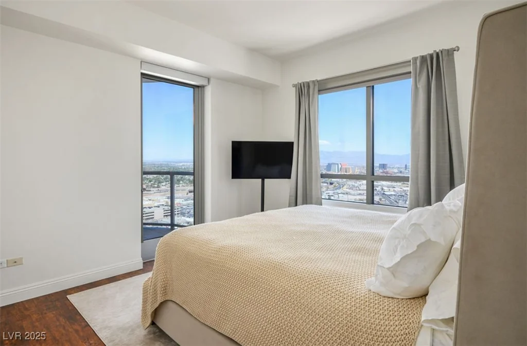200 Sahara, Las Vegas, NV 89102