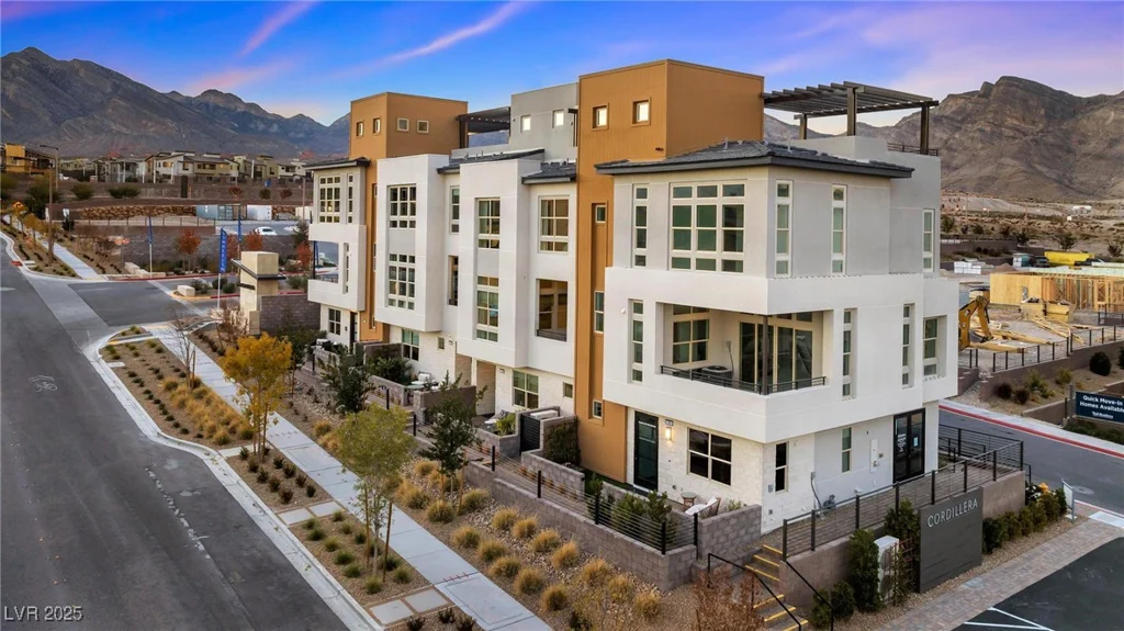 654 Agate Bridge, Las Vegas, NV 89138