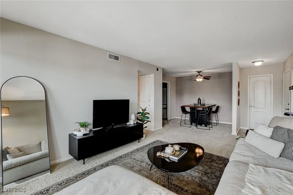 2879 Geary, Las Vegas, NV 89109