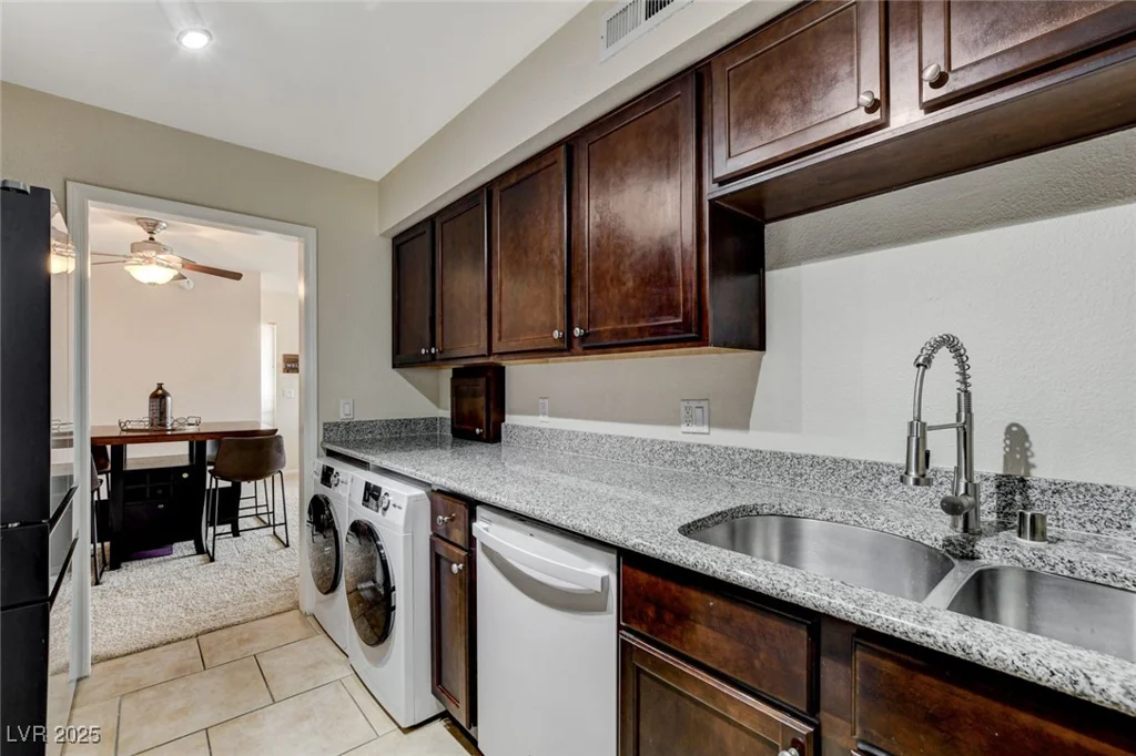 2879 Geary, Las Vegas, NV 89109