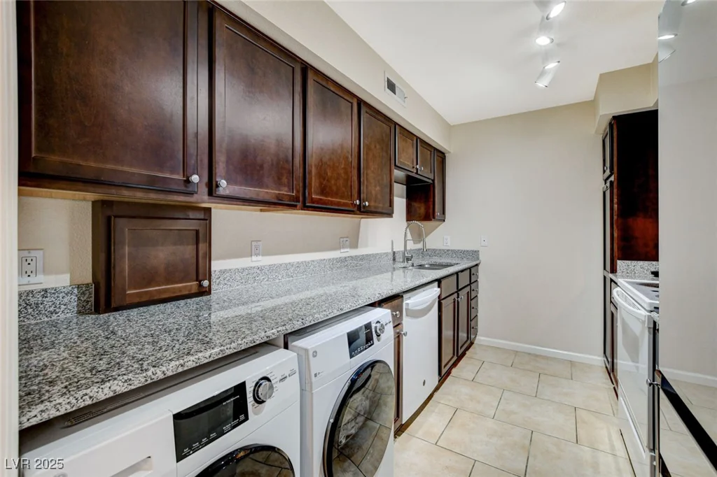 2879 Geary, Las Vegas, NV 89109