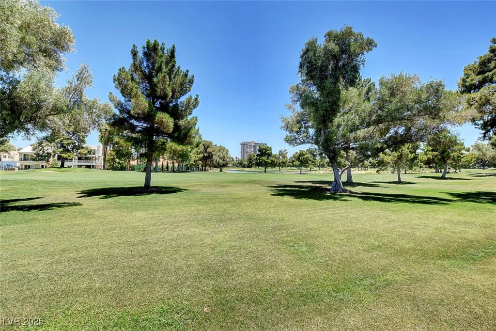 2879 Geary, Las Vegas, NV 89109