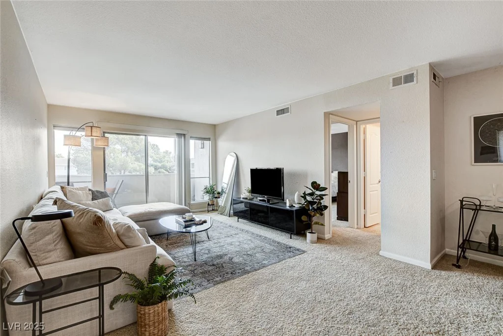 2879 Geary, Las Vegas, NV 89109