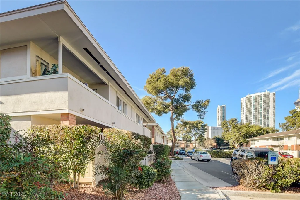2879 Geary, Las Vegas, NV 89109
