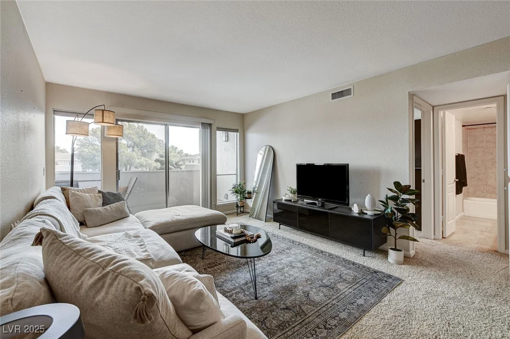 2879 Geary, Las Vegas, NV 89109
