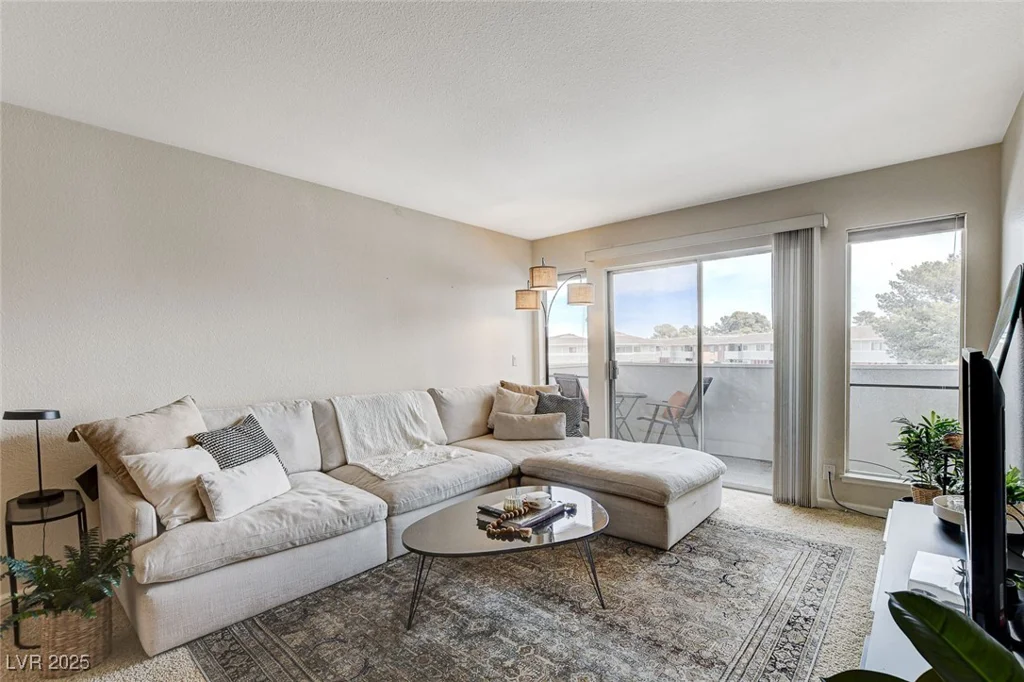 2879 Geary, Las Vegas, NV 89109