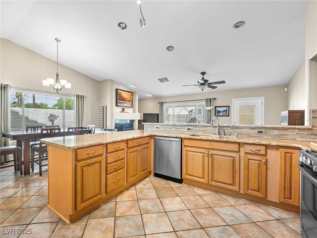 2212 Marble Gorge, Las Vegas, NV 89117