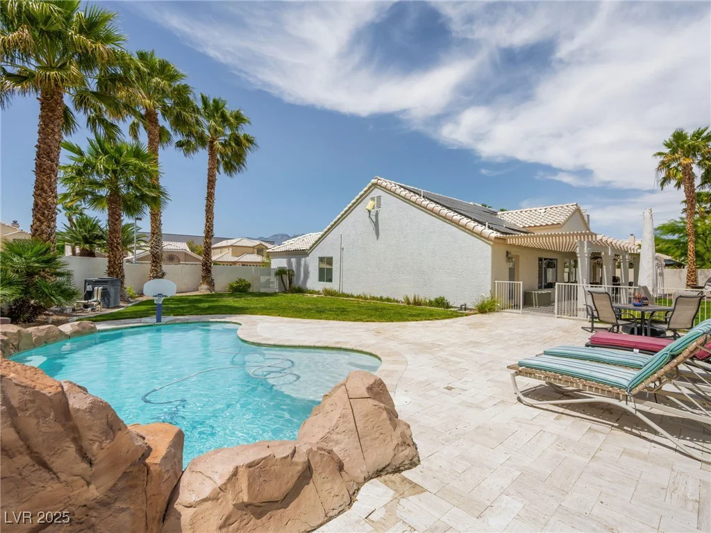 2212 Marble Gorge, Las Vegas, NV 89117