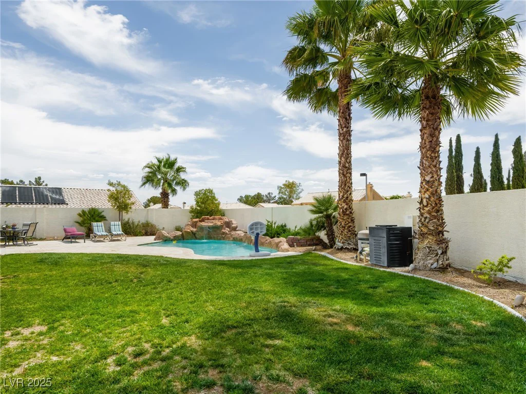 2212 Marble Gorge, Las Vegas, NV 89117