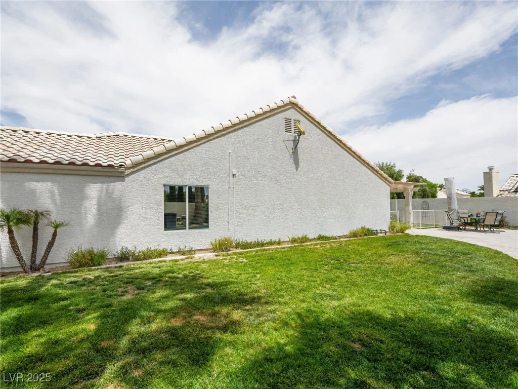 2212 Marble Gorge, Las Vegas, NV 89117