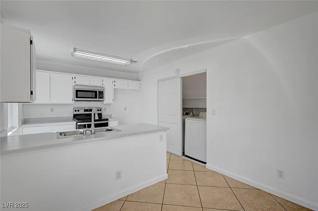 2722 Sesame, Las Vegas, NV 89142