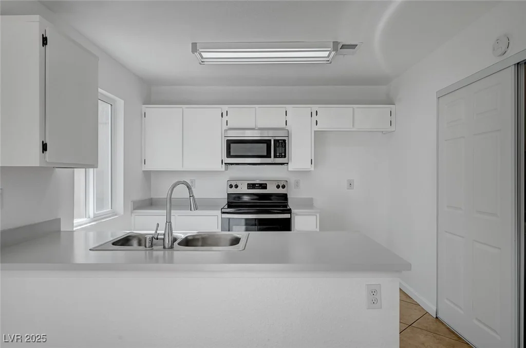 2722 Sesame, Las Vegas, NV 89142