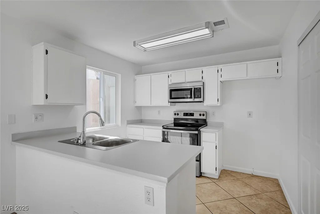 2722 Sesame, Las Vegas, NV 89142