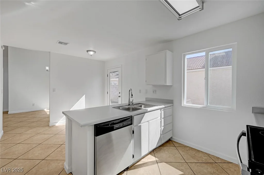 2722 Sesame, Las Vegas, NV 89142