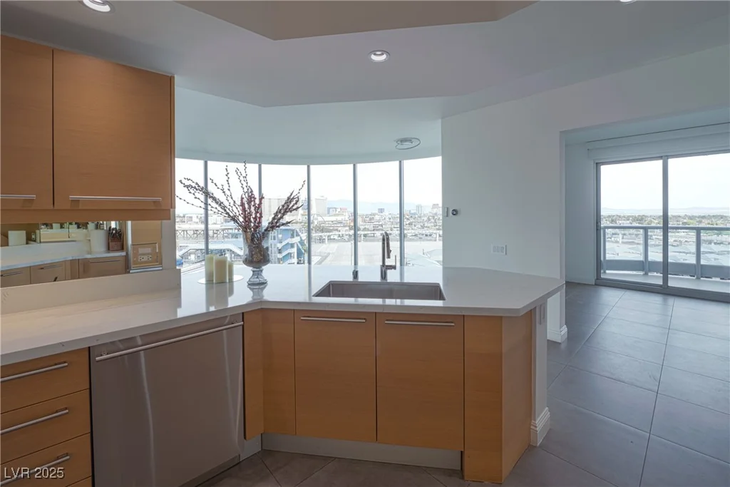 222 Karen, Las Vegas, NV 89109