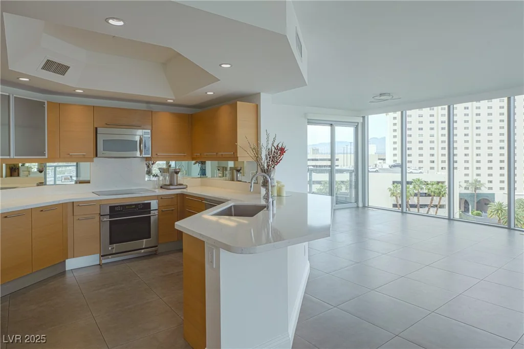 222 Karen, Las Vegas, NV 89109