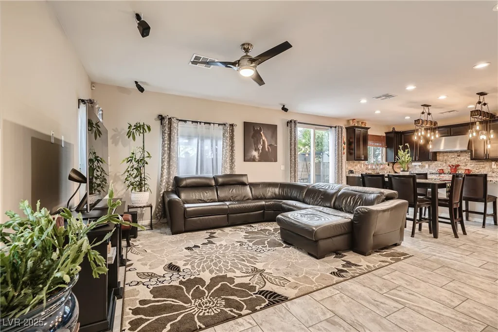 7788 Ebro Valley, Las Vegas, NV 89113