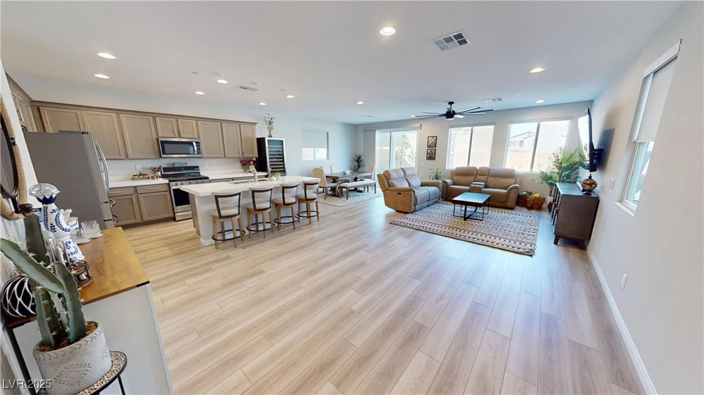 10626 Bowmore, Las Vegas, NV 89166