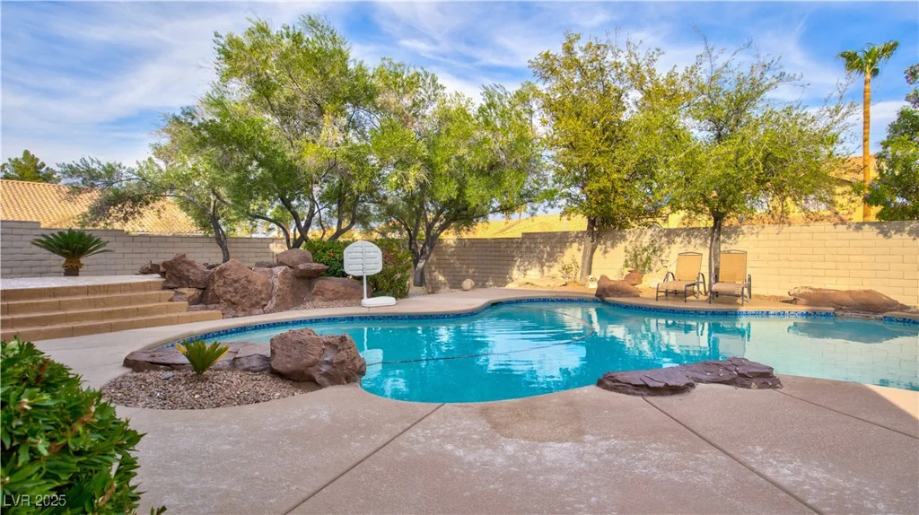 16 Old Lake, Henderson, NV 89074