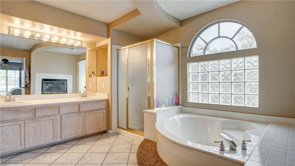16 Old Lake, Henderson, NV 89074